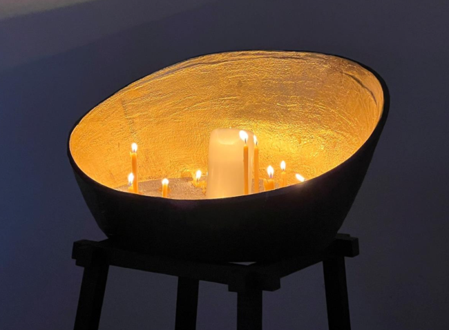 Kerzenschale in der Erlöserkirche Herrsching